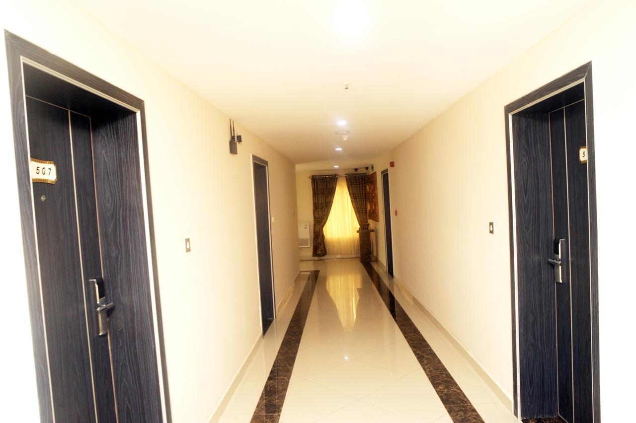 H210 Hotel Aliayabiagba Luaran gambar
