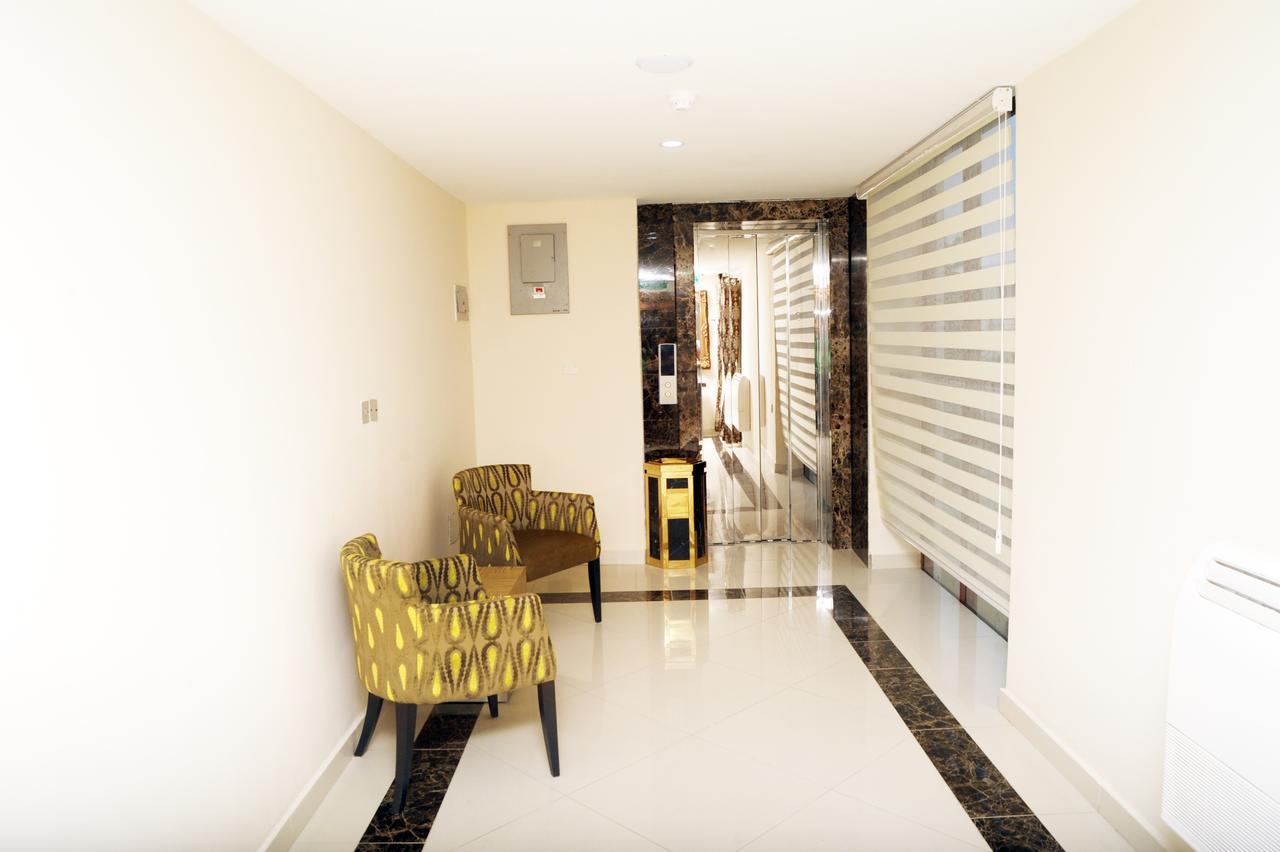 H210 Hotel Aliayabiagba Luaran gambar