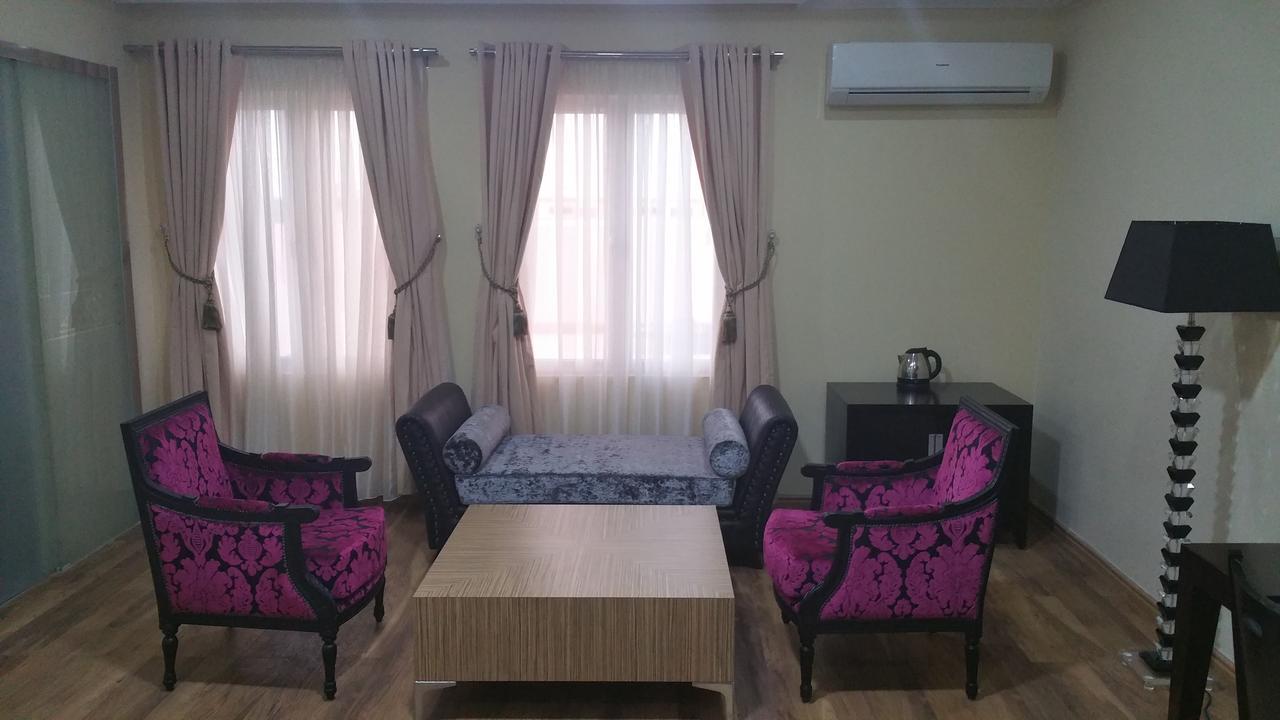 H210 Hotel Aliayabiagba Luaran gambar