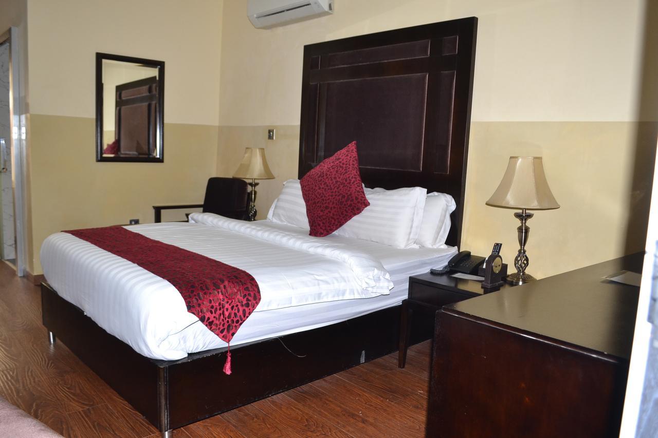 H210 Hotel Aliayabiagba Luaran gambar