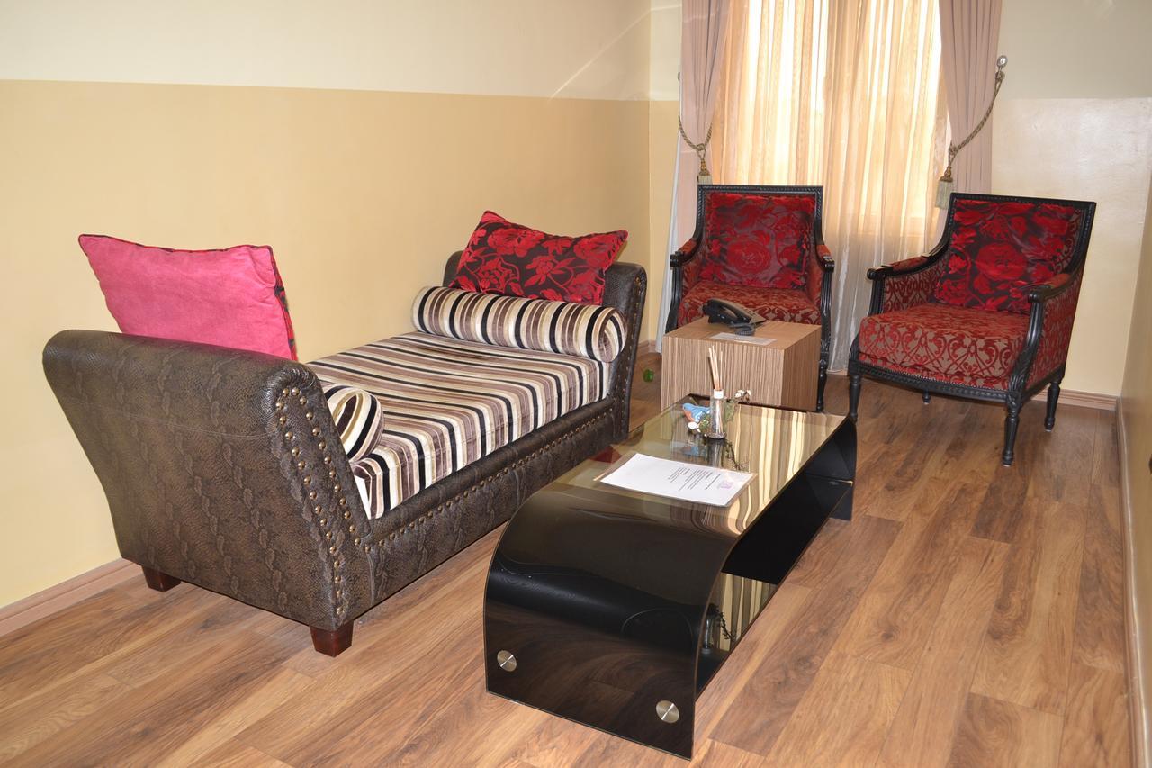 H210 Hotel Aliayabiagba Luaran gambar