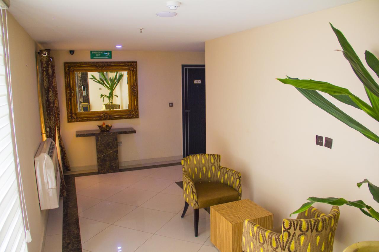H210 Hotel Aliayabiagba Luaran gambar
